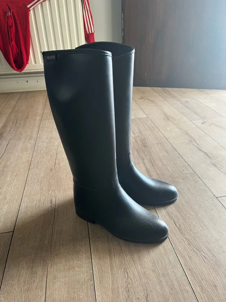 Horse riding boots for sale in Co. Offaly for €50 on DoneDeal