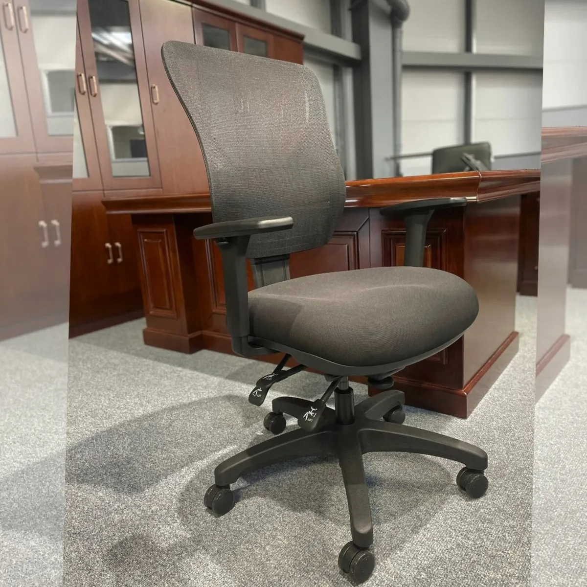 The Centurion Heavy Duty Office Chair - Image 3