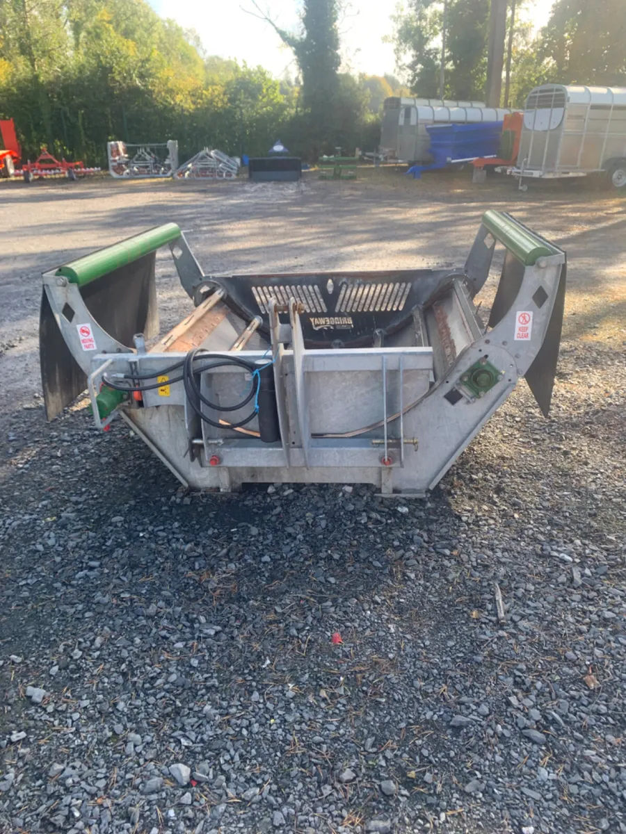 Malone Bala feeder - Image 1