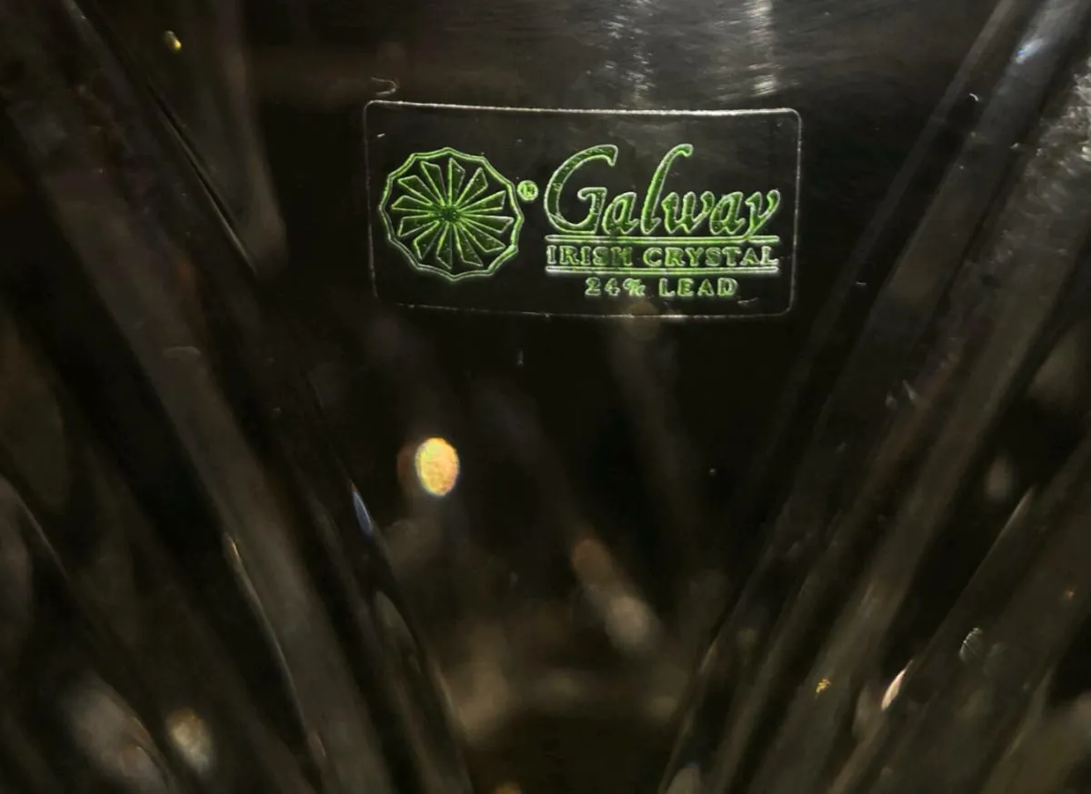 Massive and heavy Galway crystal vase - Image 3