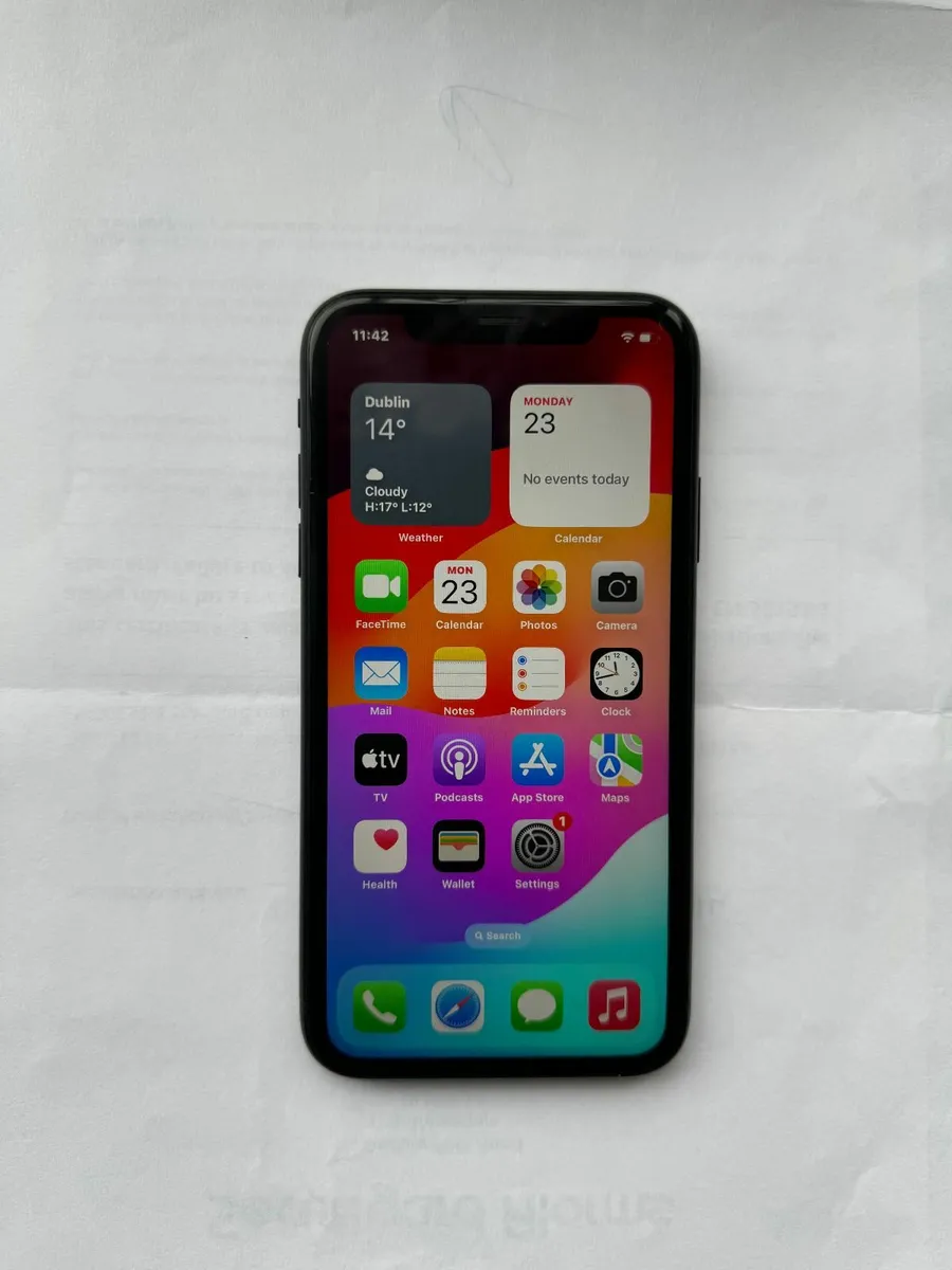 iPhone XR 128GB Black no scratches, like new - Image 1