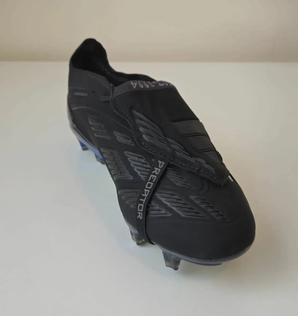 Adidas Predator Elite Size 8 Tongue FG Black - Image 1