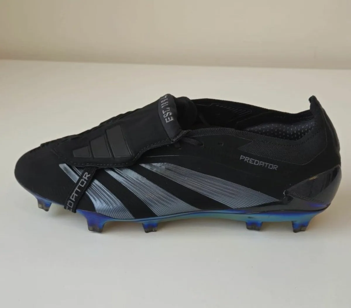 Adidas Predator Elite Size 8 Tongue FG Black - Image 4