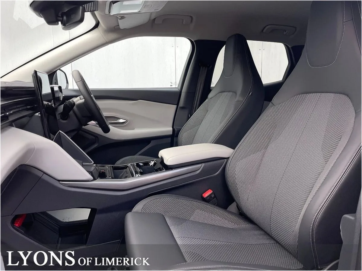 Ford Explorer Select - Image 3