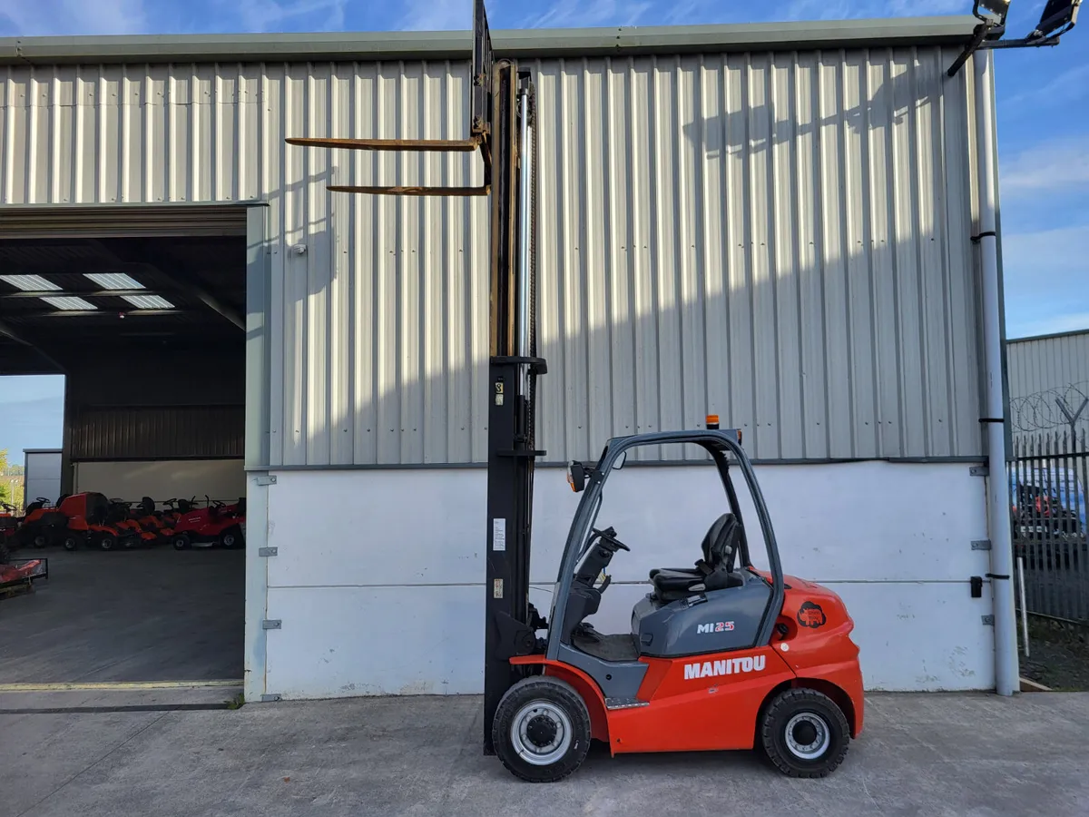 Manitou Forklift - Image 1