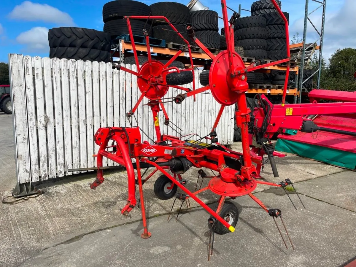 Kuhn GF502 Tedder - Image 1