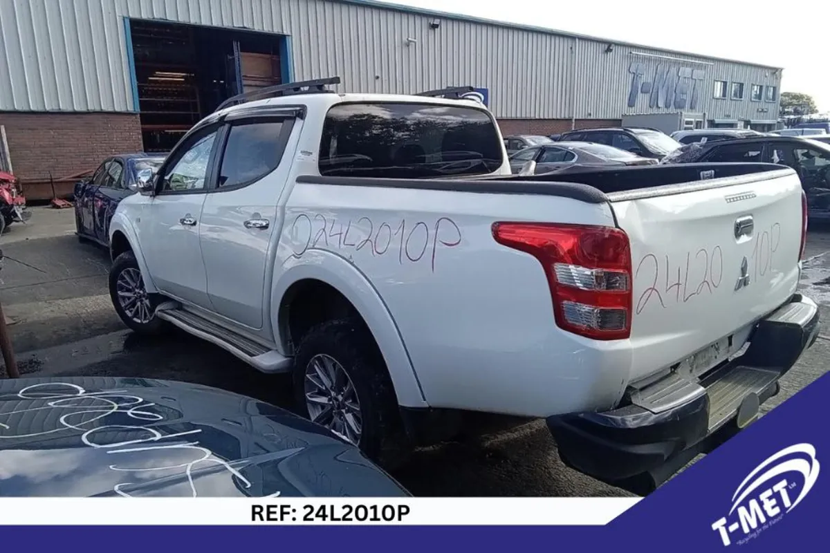 2017 MITSUBISHI L200 BREAKING FOR PARTS - Image 4