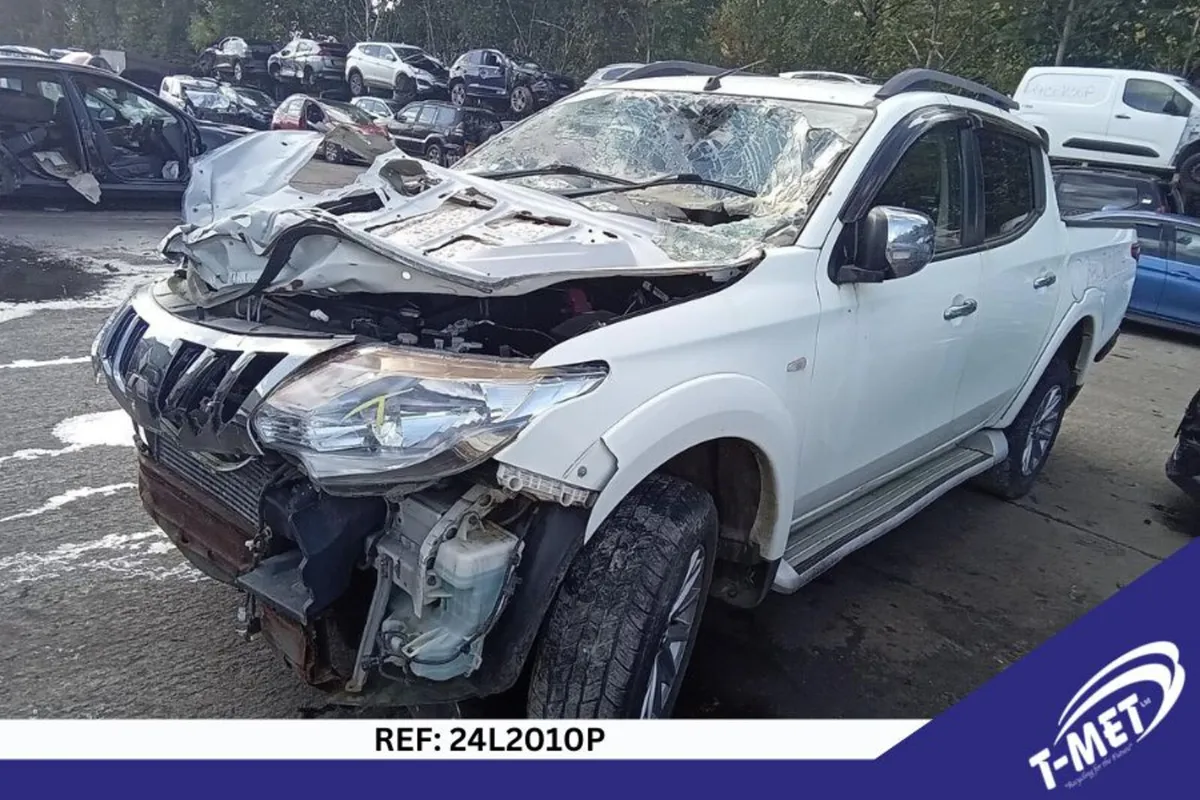 2017 MITSUBISHI L200 BREAKING FOR PARTS - Image 2