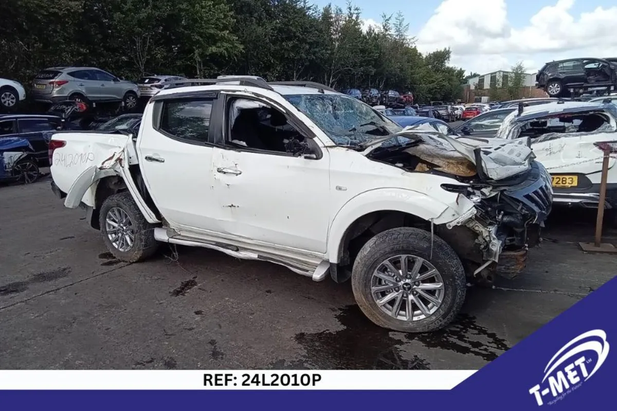 2017 MITSUBISHI L200 BREAKING FOR PARTS - Image 1