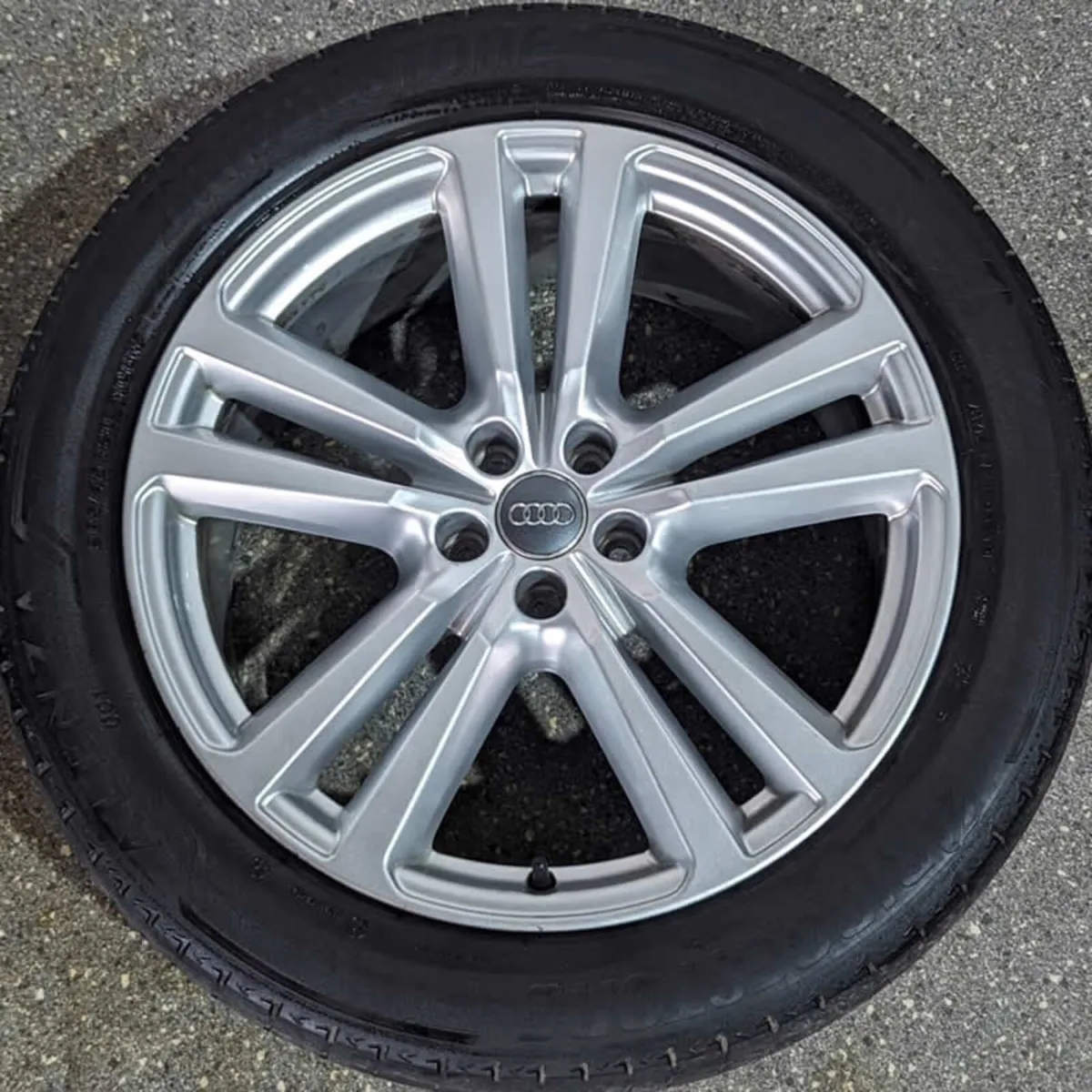 20" GENUINE OEM Q7 ALLOY WHEELS & TYRES - Image 4