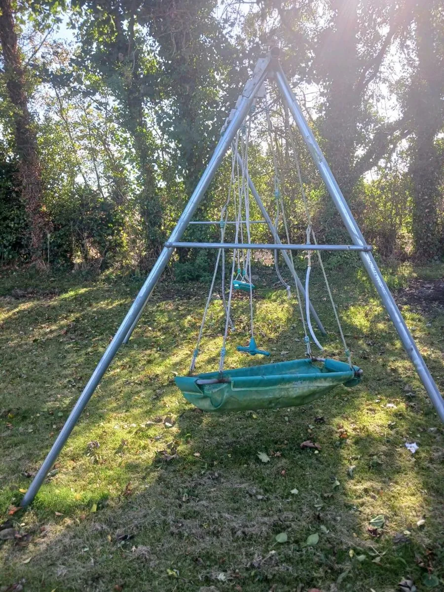 Swing set - Image 2