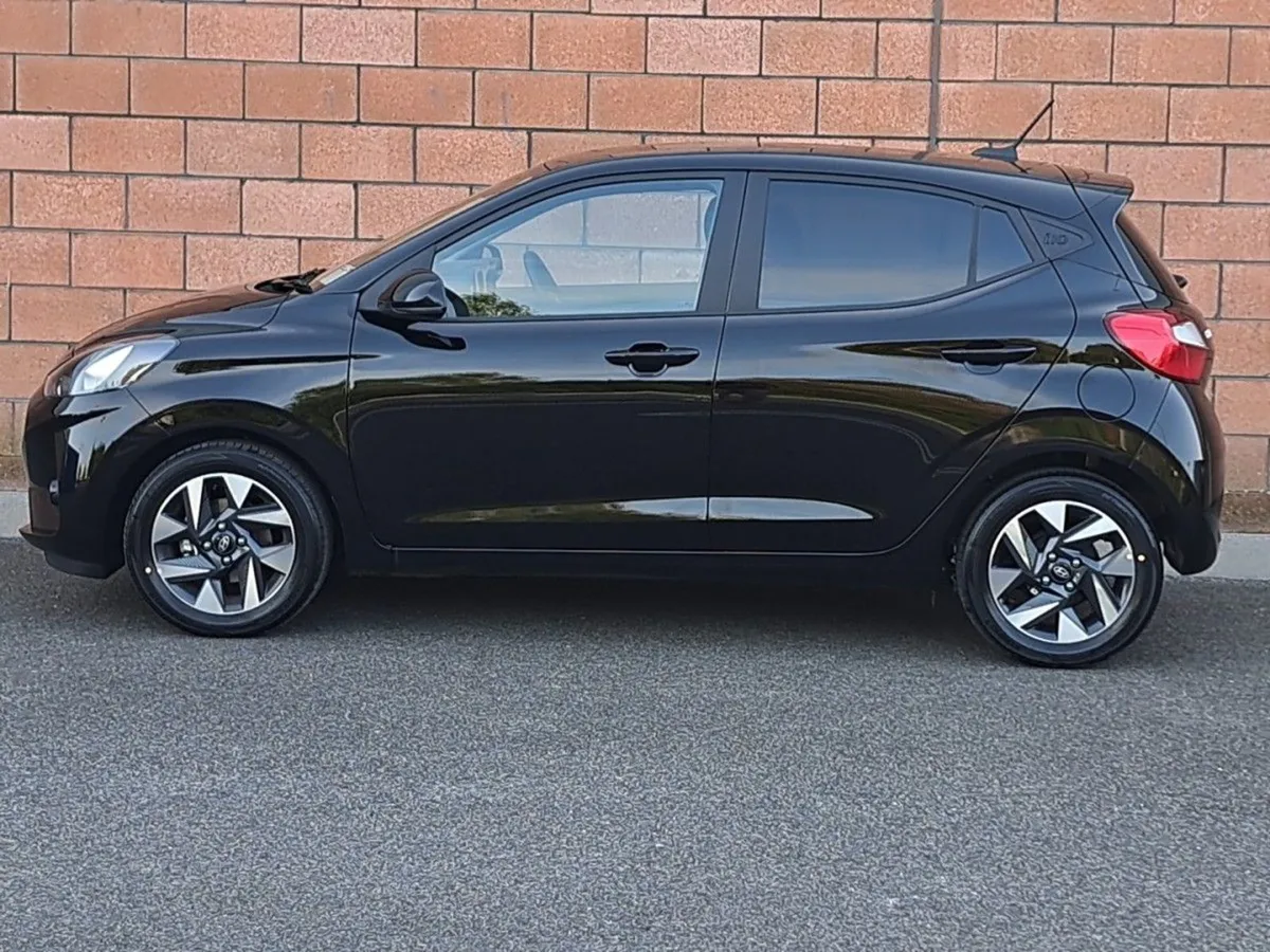 Hyundai i10 Deluxe Plus Model 1.0 Petrol. Order n - Image 3