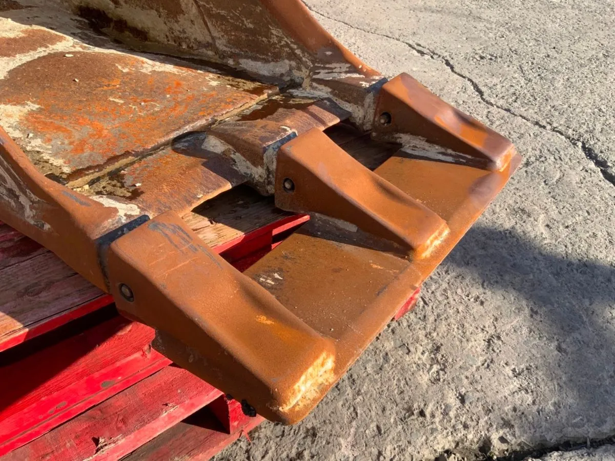 24" DIGGING BUCKET...80mm PINS.......1394T - Image 4