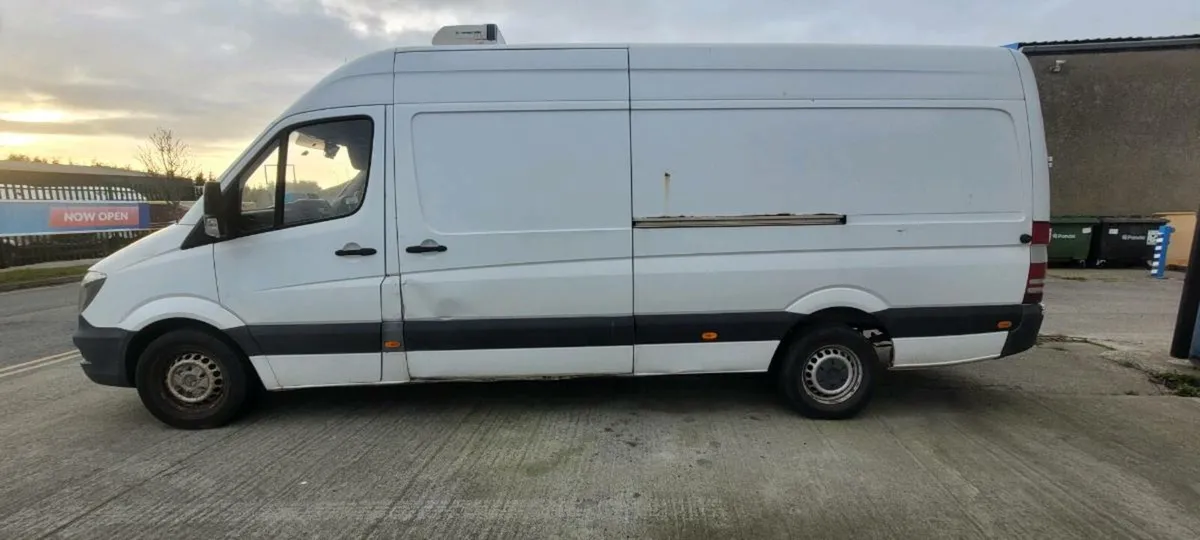 Mercedez Benz Sprinter Fridge Van Low Mileage - Image 1