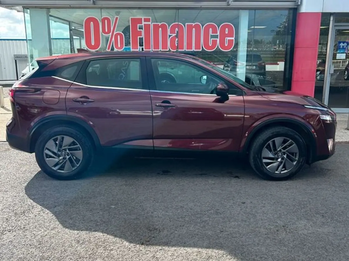 Nissan QASHQAI 1.3 PET Mild Hybrid SV - Image 1