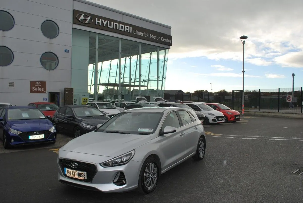 Hyundai i30 1.6 Diesel Deluxe Plus - Image 1