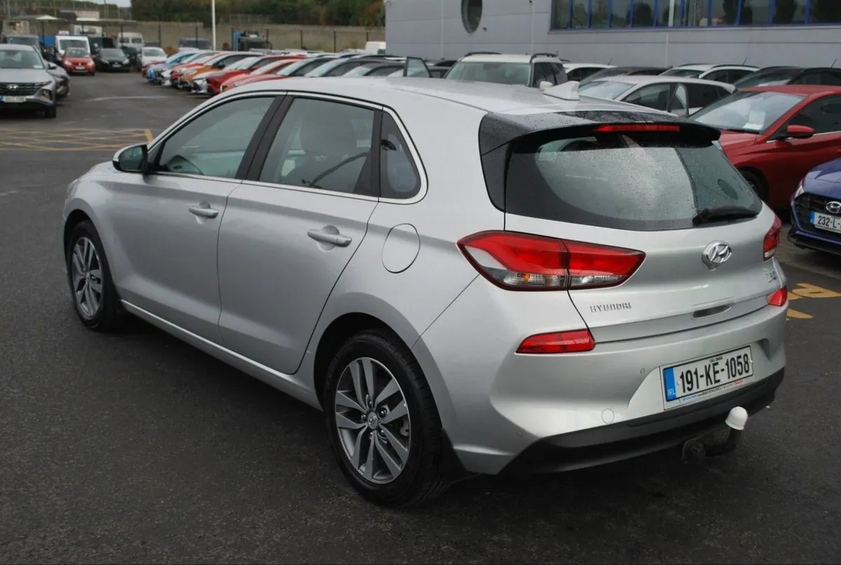 Hyundai i30 1.6 Diesel Deluxe Plus - Image 3