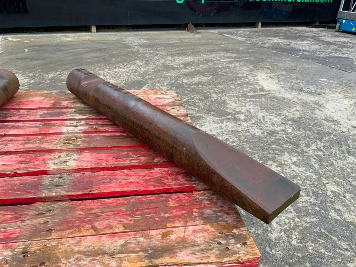 1200mm x 140mm HAMMER / BREAKER CHISEL...286 - Image 1