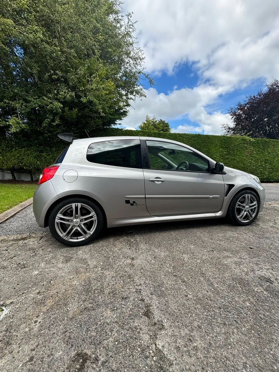 Renault Clio RS 200 - Image 1