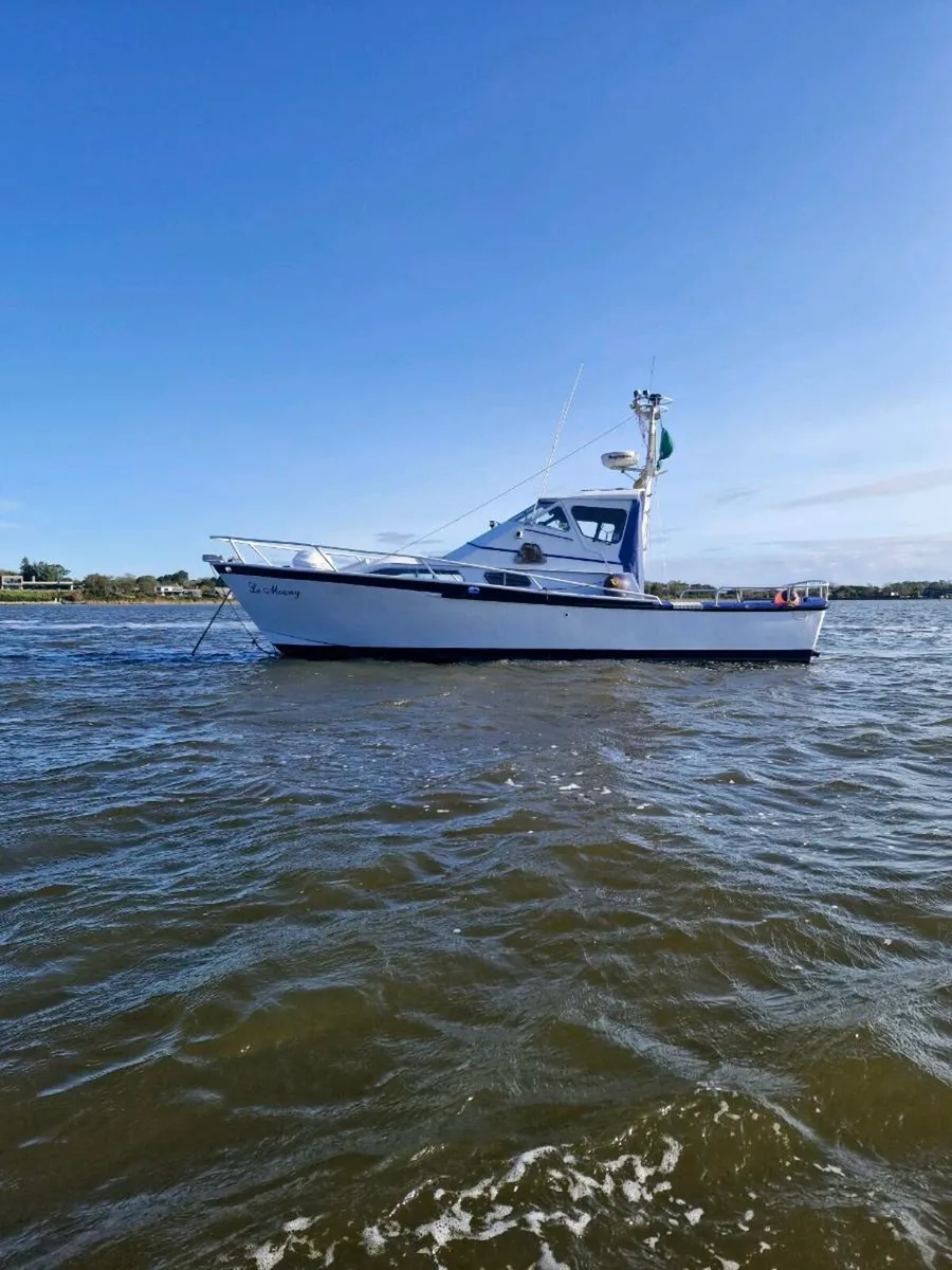 Striker 32 Boat - Image 1