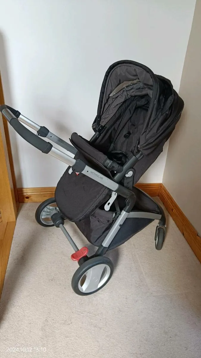 Baby / Child Car Seat, Pushchair & Isofix Base - Image 3