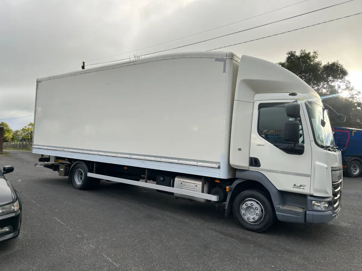 2017 Daf lf180 12 ton on air 24ft box tail lift - Image 4