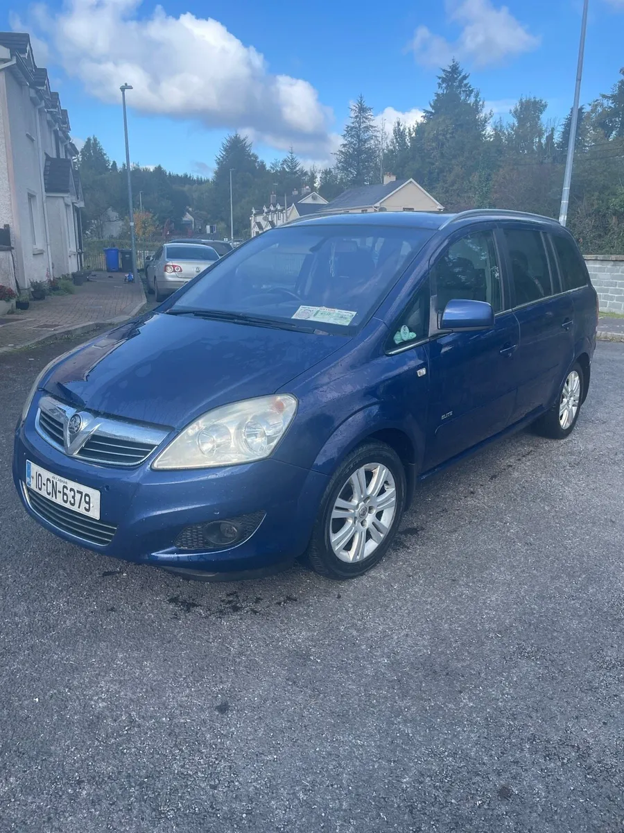 Zafira breaking 1.7 6speed leathers 2010 - Image 1