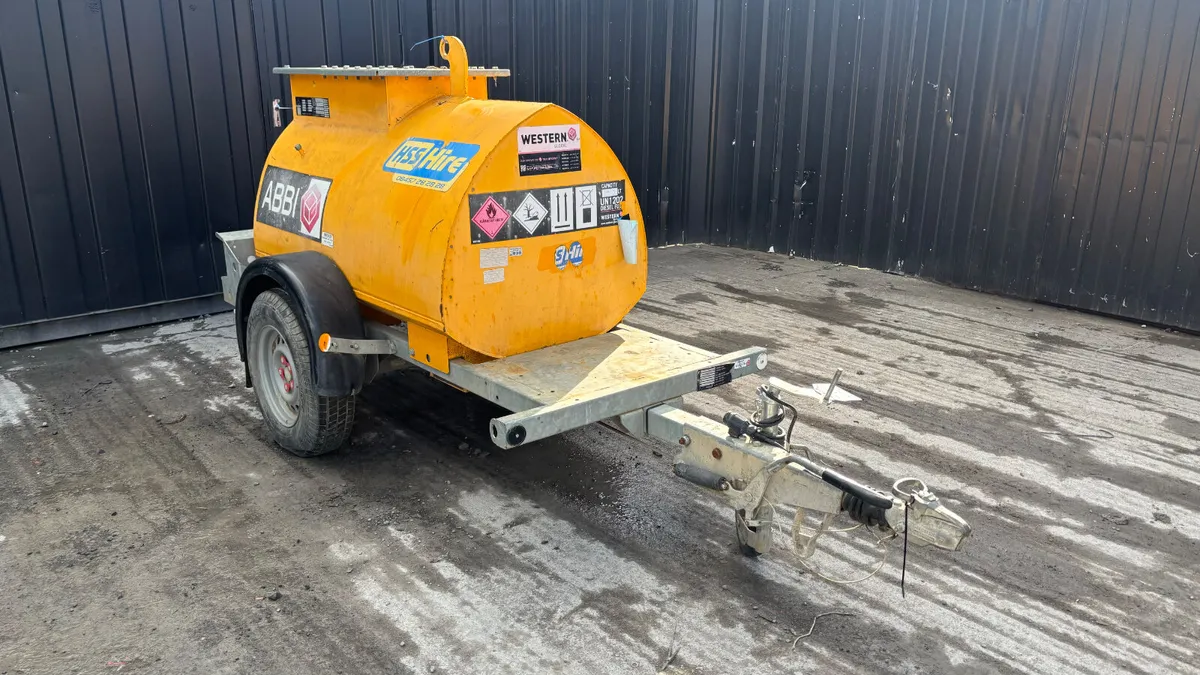 500L Towable Western Bowser - Image 1