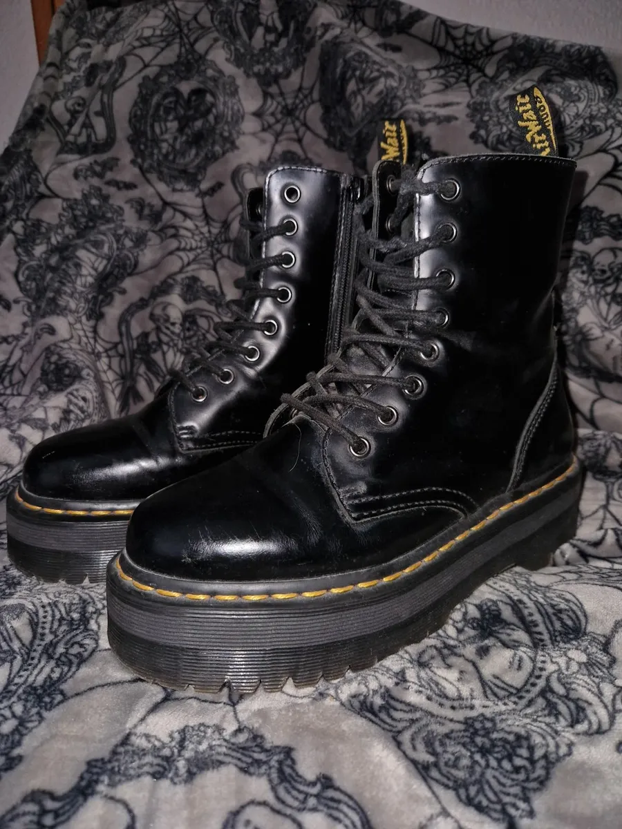 Dr martens black dublin best sale