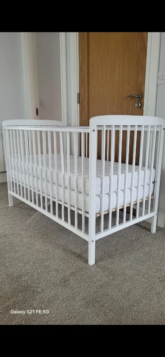 Baby elegance starlight cot sale