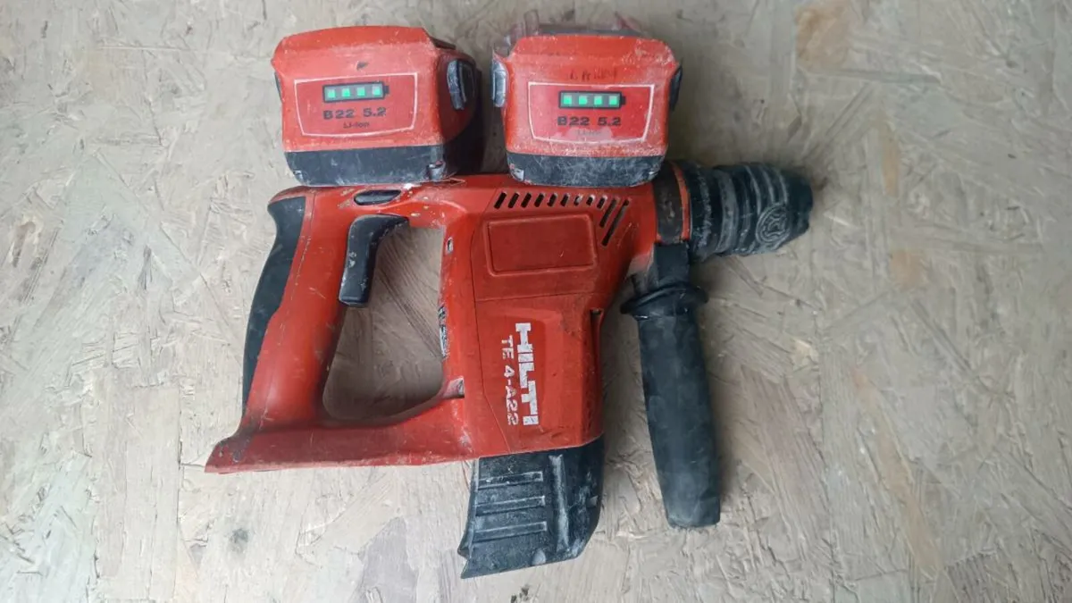 Hilti TE 4 A22 SDS + drill
2 batteries 5.2Ah - Image 1