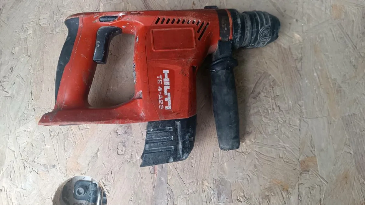 Hilti TE 4 A22 SDS + drill
2 batteries 5.2Ah - Image 3