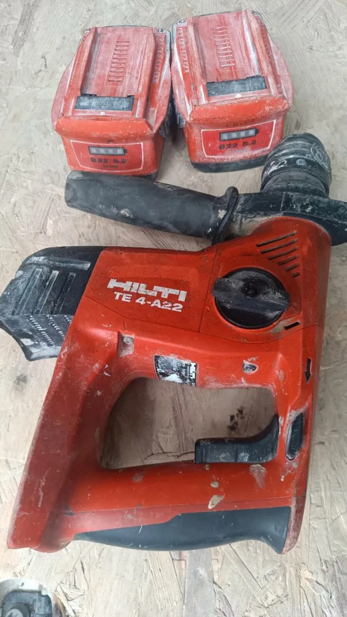 Hilti TE 4 A22 SDS + drill
2 batteries 5.2Ah - Image 4