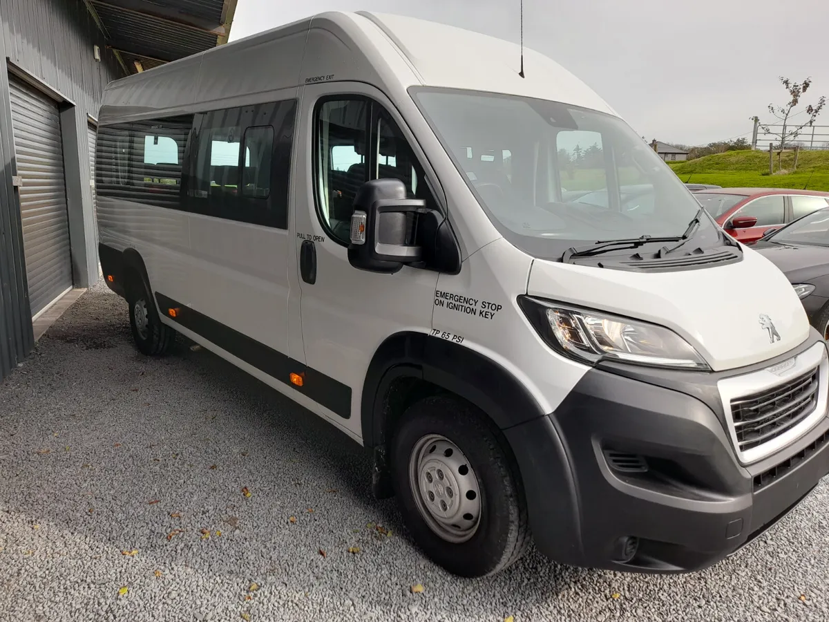 2019 17 Seater Minibus with only 24,000 Miles. - Image 3