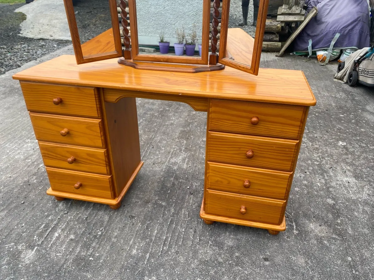 Dressing table with mirrors for sale in Co. Clare for €110 on DoneDeal