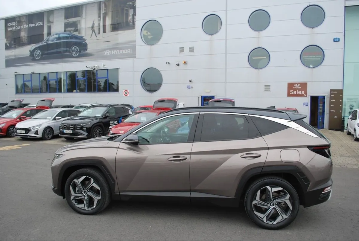 Hyundai Tucson 2WD Executive Plus Phev Auto 2 Ton - Image 2