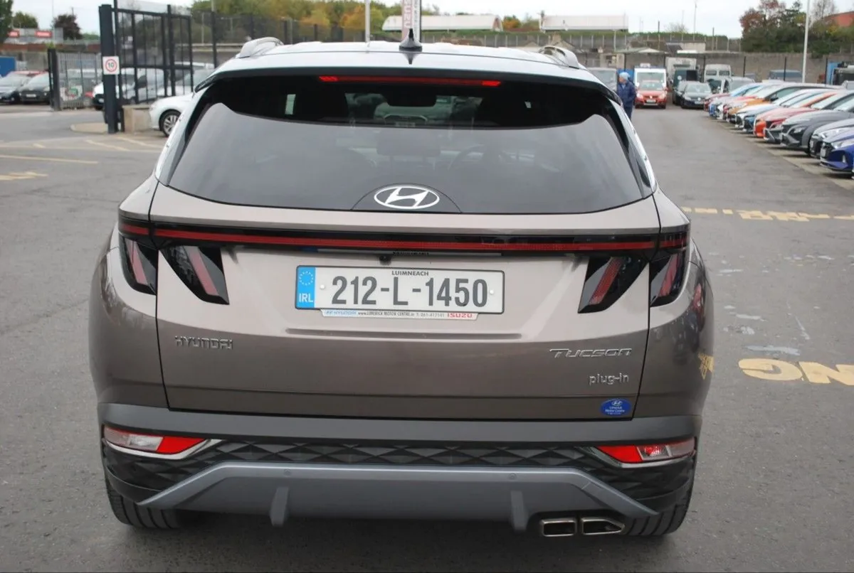 Hyundai Tucson 2WD Executive Plus Phev Auto 2 Ton - Image 4
