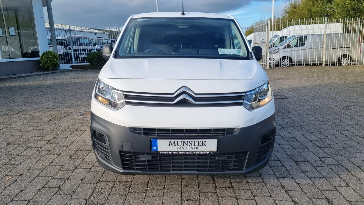 202 CITROEN BERLINGO NEW SHAPE 3 SEATS - Image 4