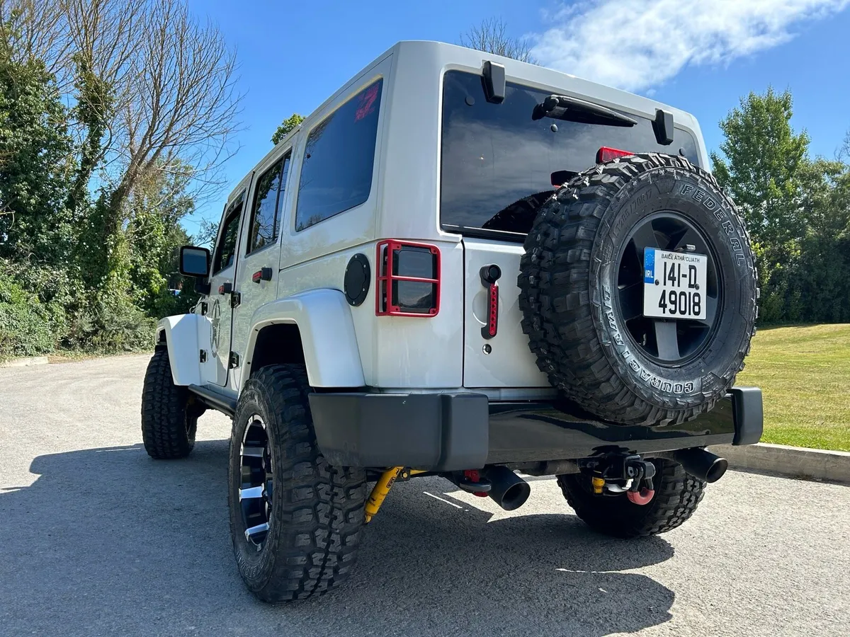 Jeep Wrangler Sahara  Unlimited 3.6L V6 - Image 3