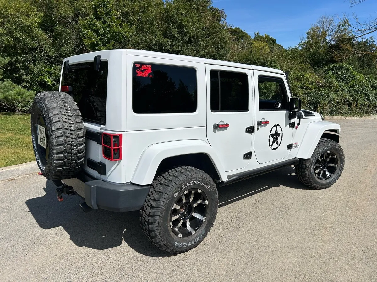 Jeep Wrangler Sahara  Unlimited 3.6L V6 - Image 4