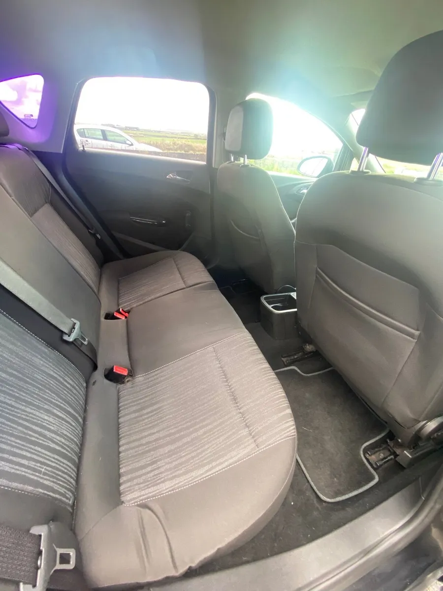 Does vauxhall astra 2010 have isofix outlet