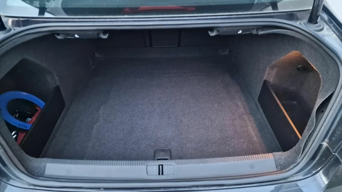 Volkswagen Passat 2013 - Image 4