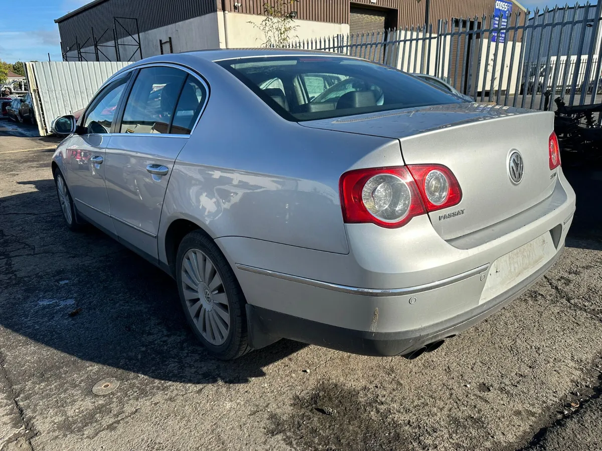 09 VW PASSAT  2.0 TDI (CBA) HIGHLINE FOR BREAKING - Image 3