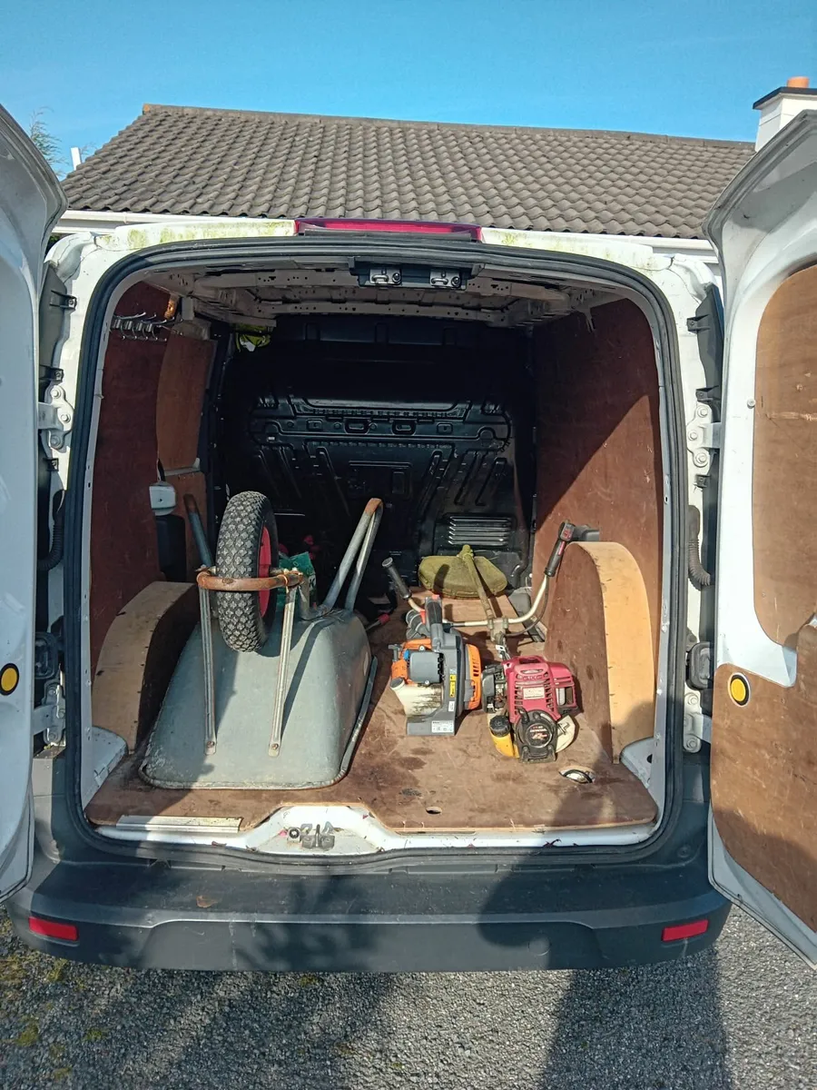 Man with small van. - Image 1
