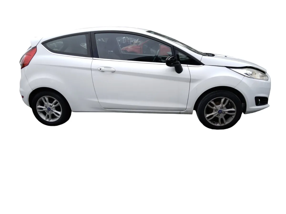 2014 FORD FIESTA For Breaking/Dismantling - Image 2