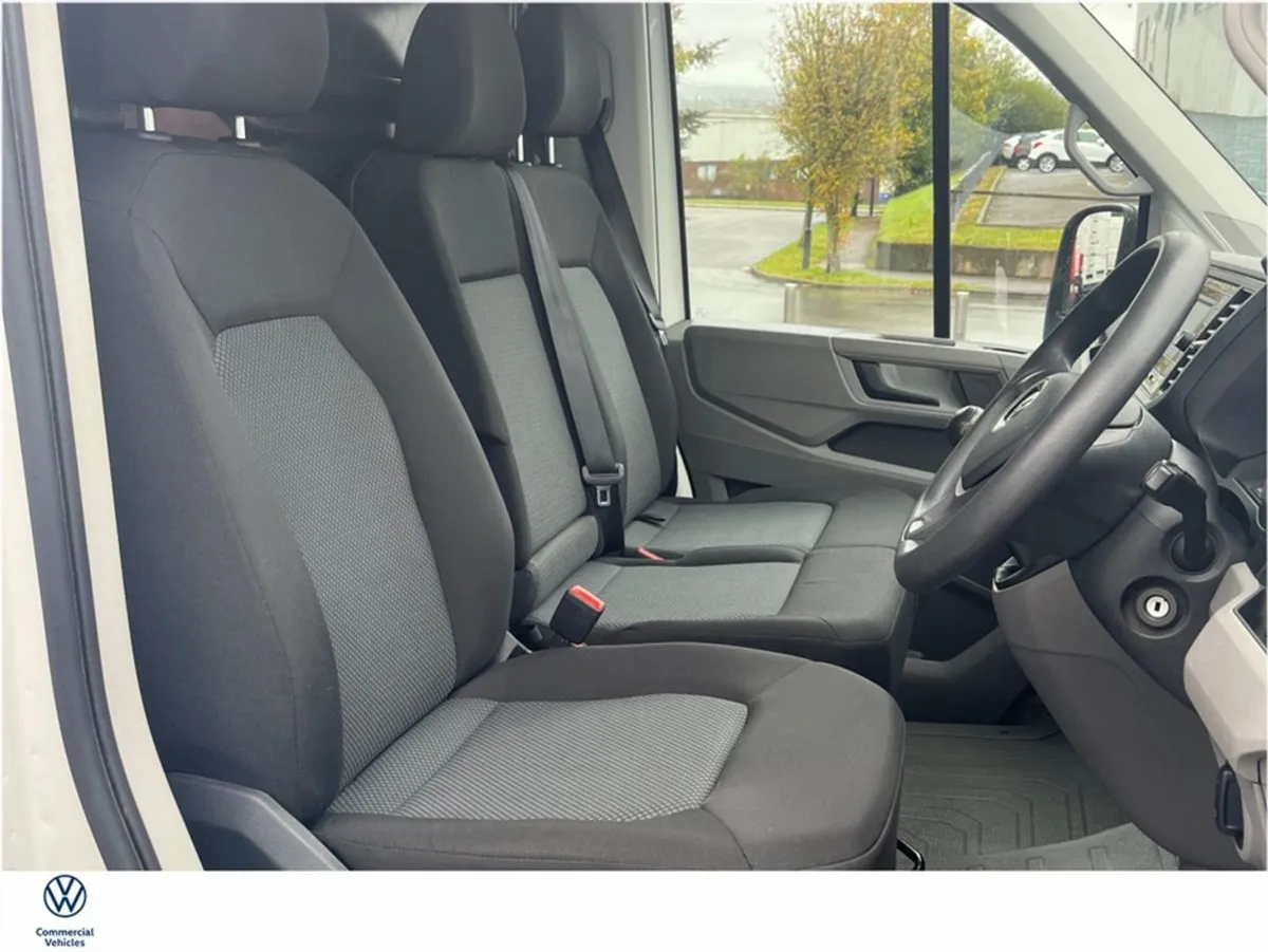 Volkswagen Crafter VAN 35 2.0tdi 140BHP Medium Wh - Image 2
