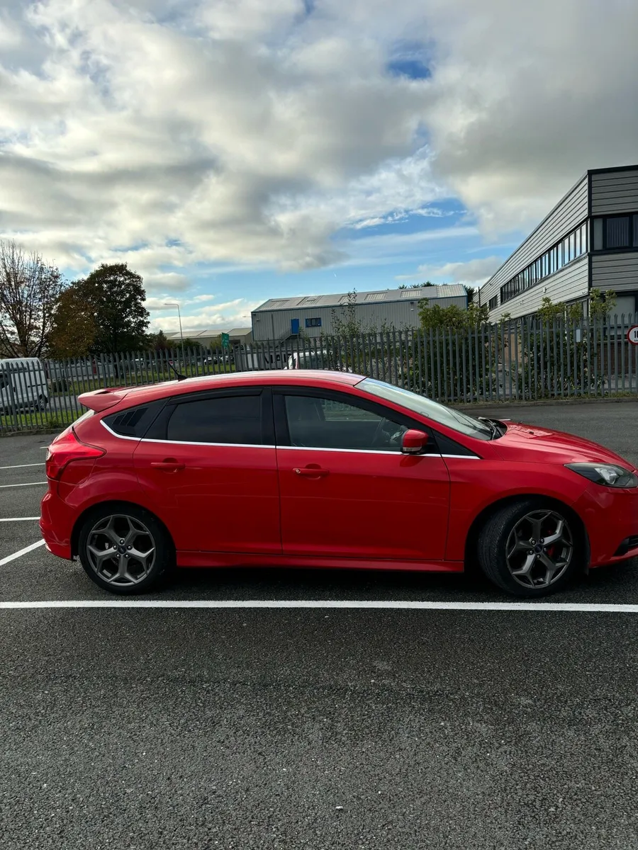 141 Ford Focus with full ST body kit - Image 2