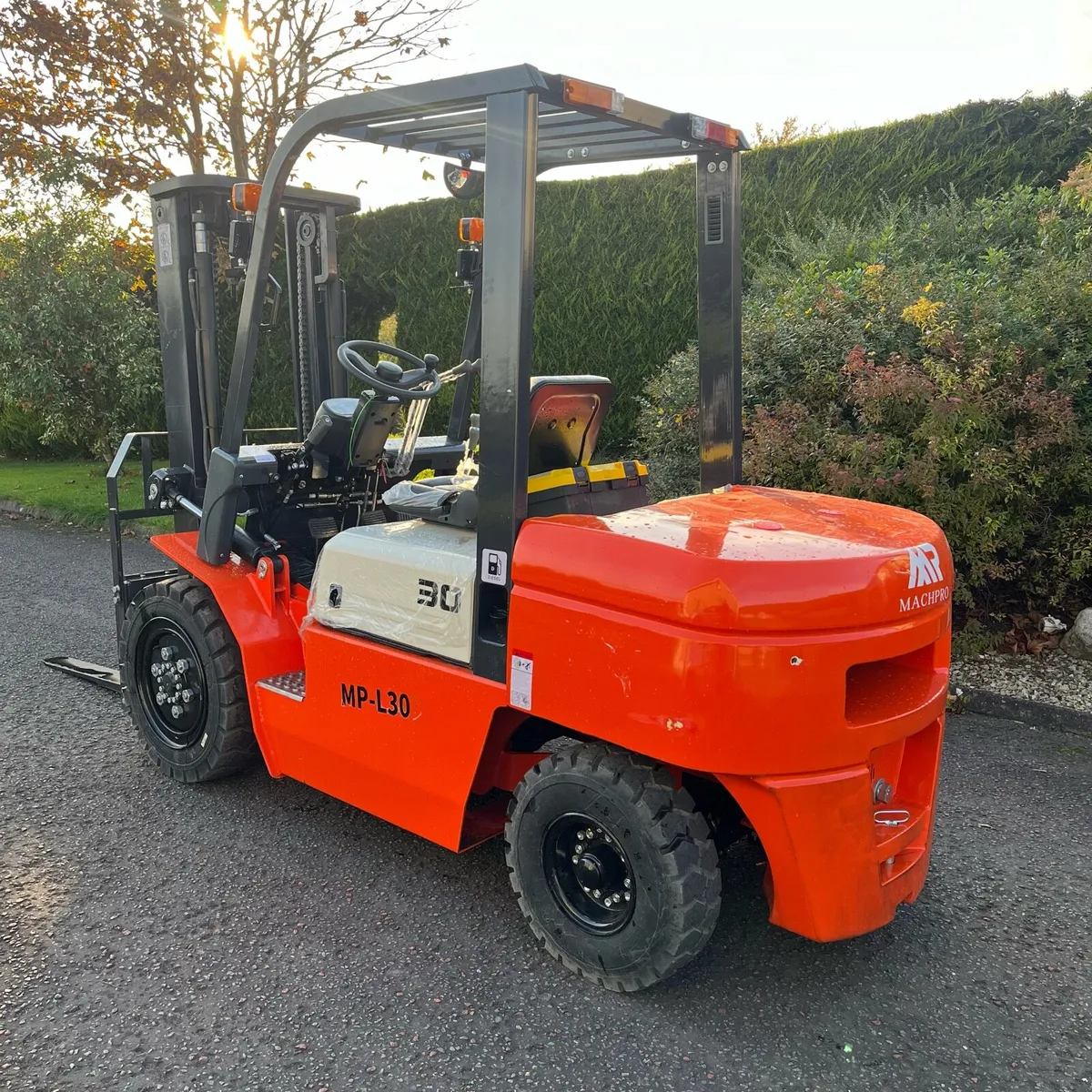 MachPro 3.0 Diesel Forklift - Image 2