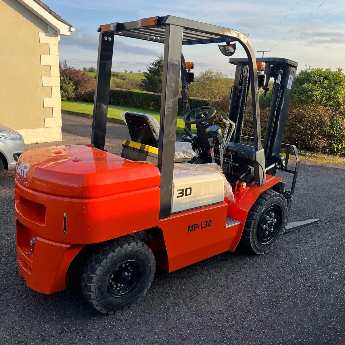 MachPro 3.0 Diesel Forklift - Image 3