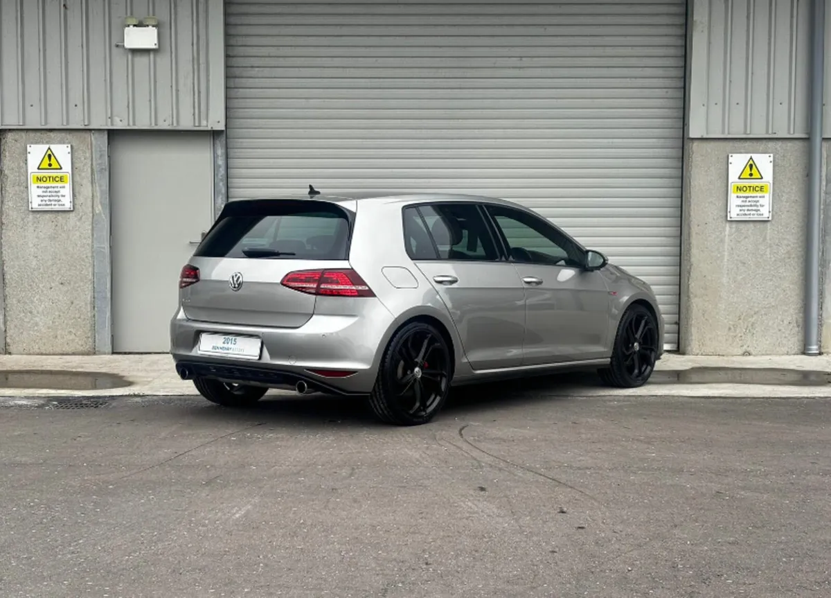 2015 Volkswagen Golf 2.0 TSI GTI DSG - Image 4